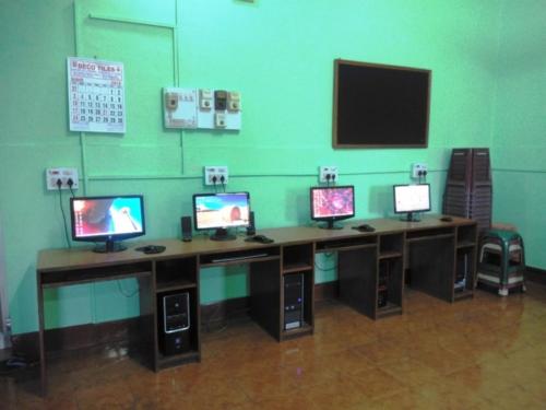 COMPUTER LAB 